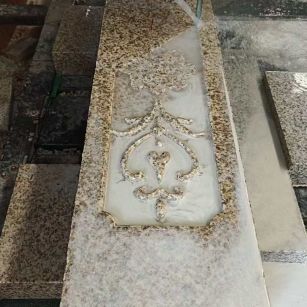 永州 黄金麻花岗岩异形加工雕刻栏杆大柱