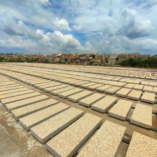 永州 黄金麻花岗岩荔枝面地铺石防护中