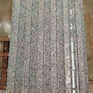 永州 芝麻白花岗岩荔枝面雕刻盲道，盲条