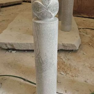 永州 芝麻白花岗岩石材挡车石柱、停车柱、圆柱挡车柱、方柱挡车柱等