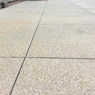 永州 黄金麻花岗岩石板材荔枝面地面铺装效果