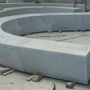 永州 芝麻白花岗岩光面弧形坐凳