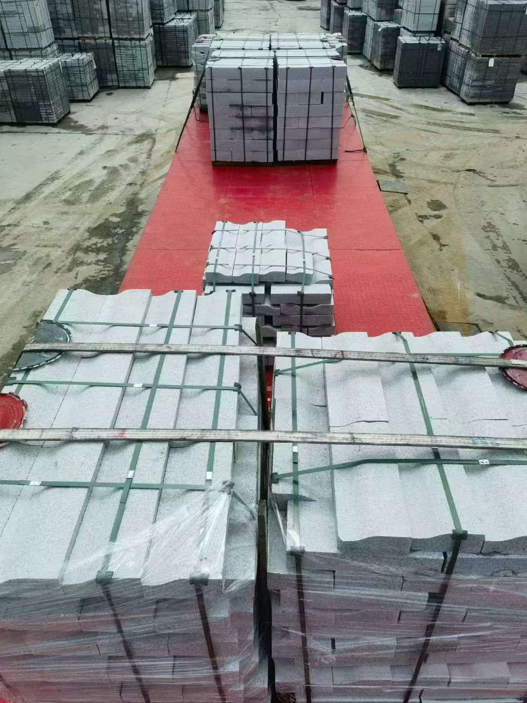 永州 芝麻白仿形加直形路沿石出货日常