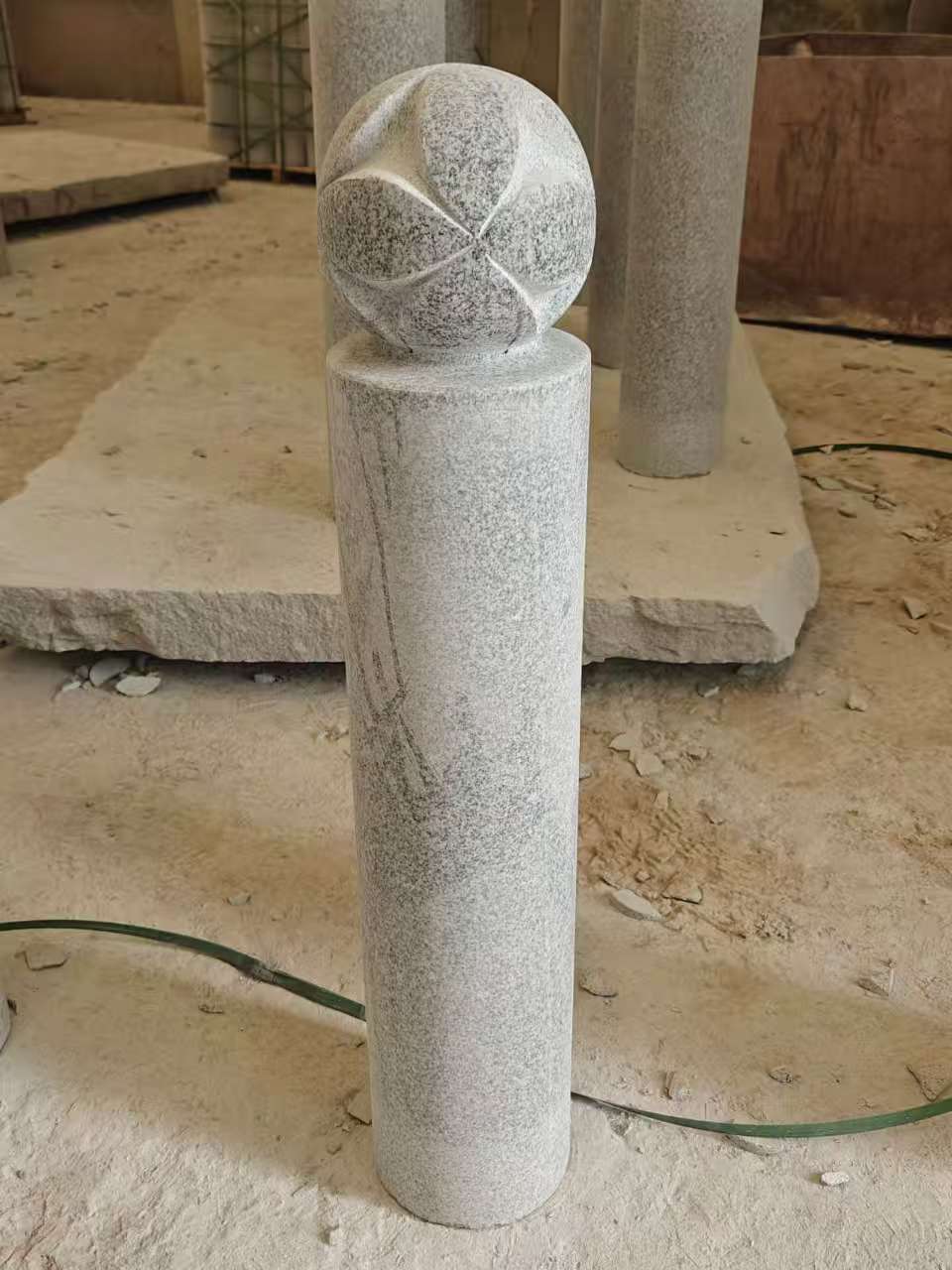 永州 芝麻白花岗岩石材挡车石柱、停车柱、圆柱挡车柱、方柱挡车柱等