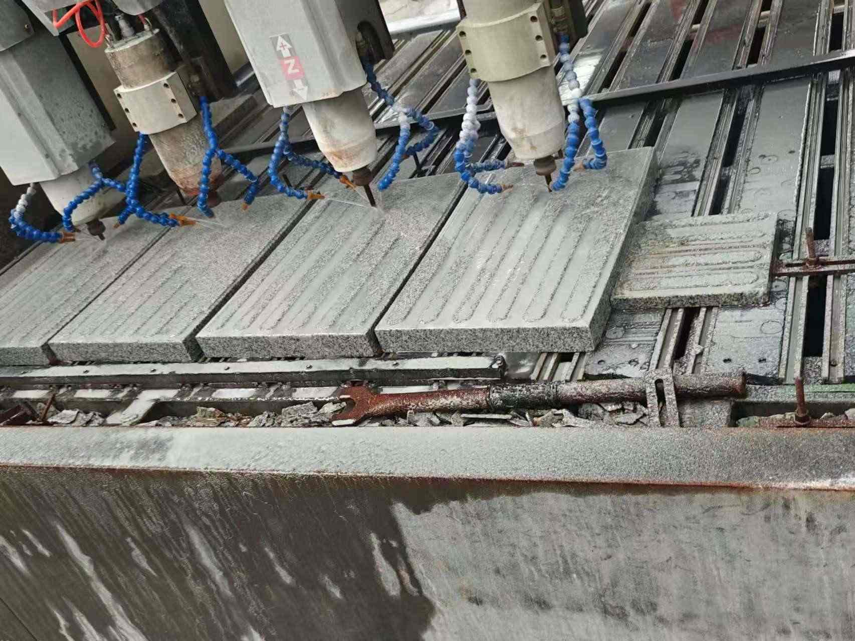 永州 芝麻白花岗岩荔枝面盲道雕刻