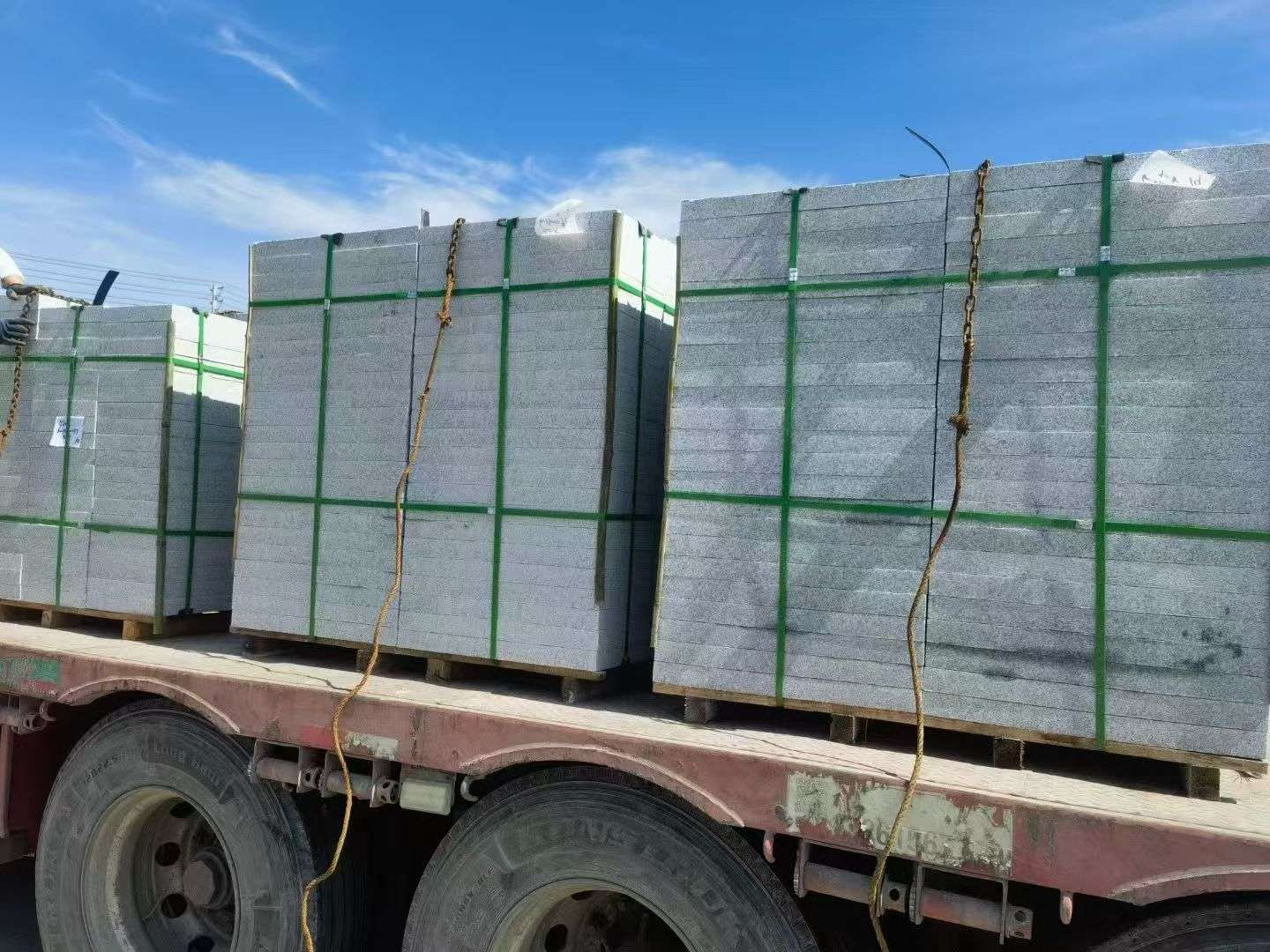 永州 芝麻白花岗岩地铺石装车日常