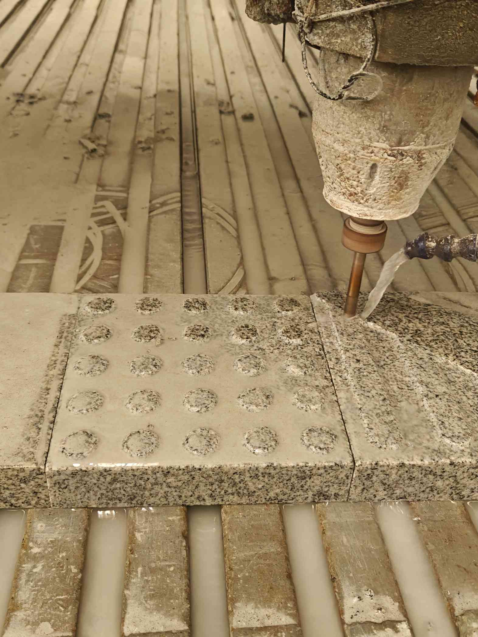 永州 芝麻白花岗岩石材盲人石、盲道石、盲点石