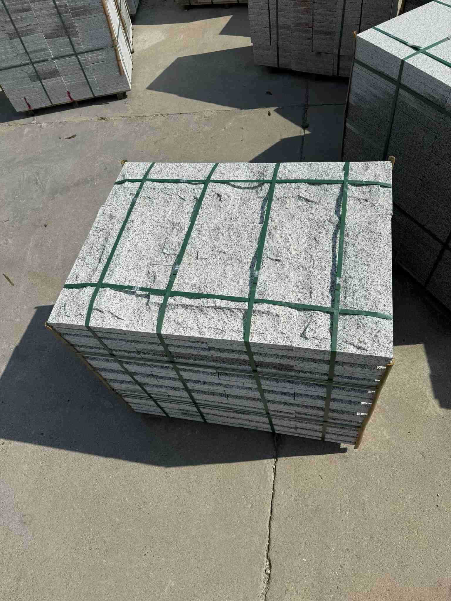 永州 白麻花岗岩石材自然面蘑菇石成品