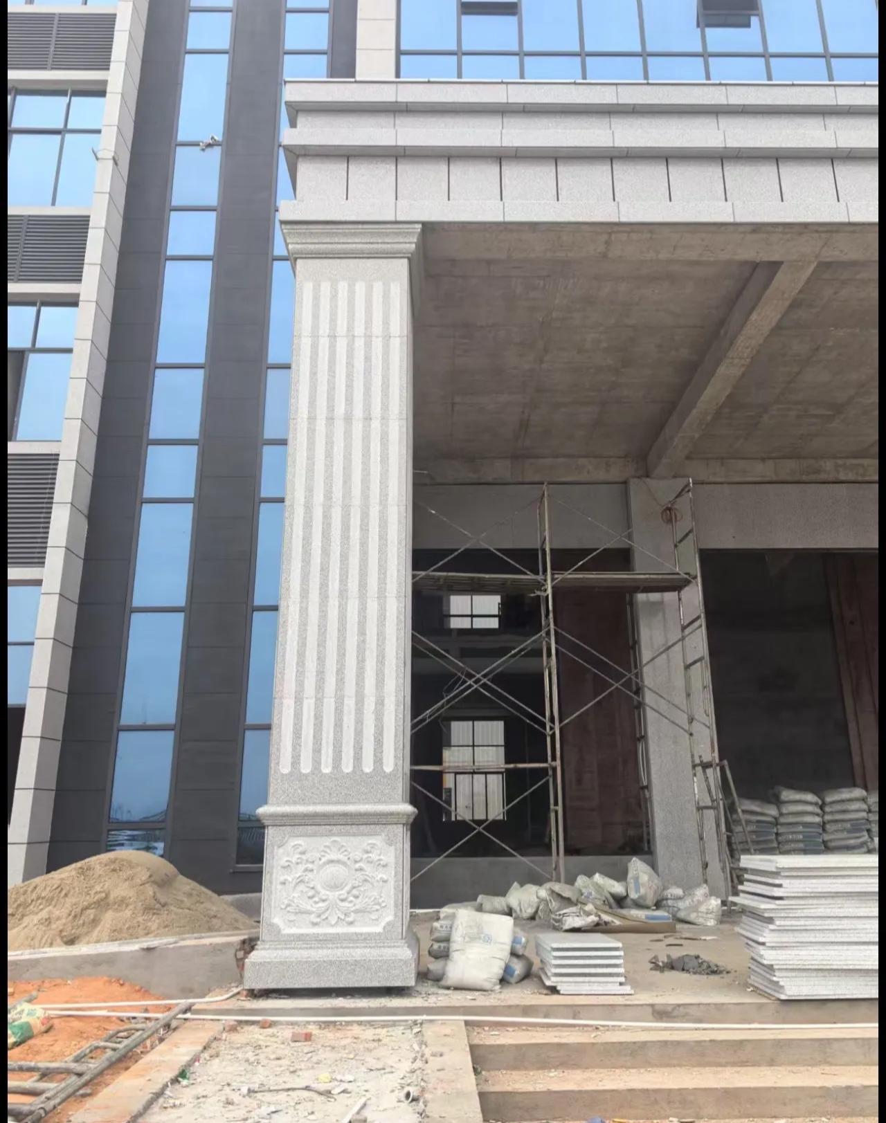 永州 芝麻白光面花岗岩门楼大柱（罗马柱）配雕花底座