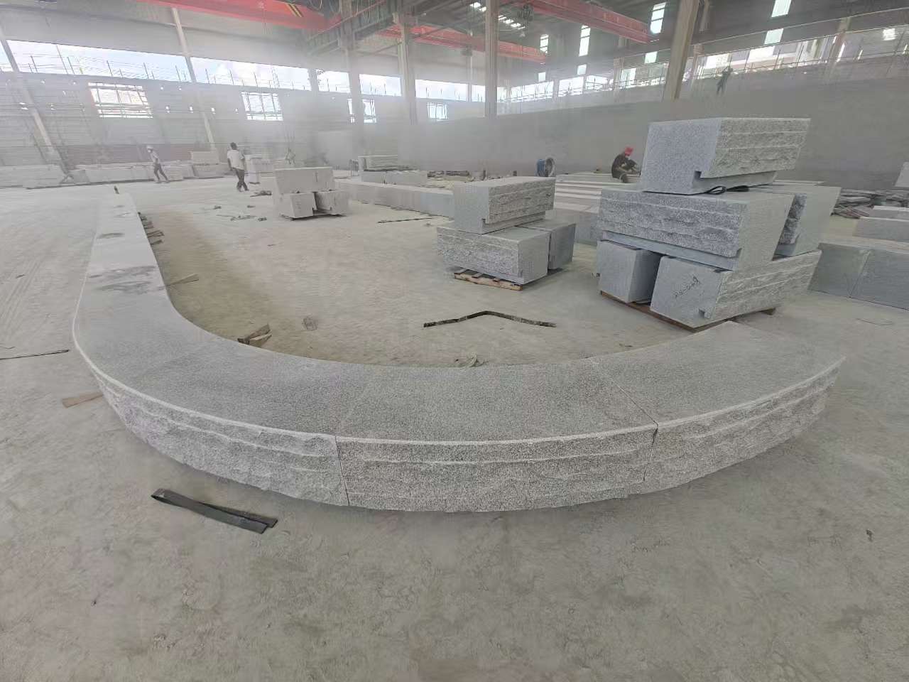 永州 芝麻白异形坐凳，自然面光面弧形加工