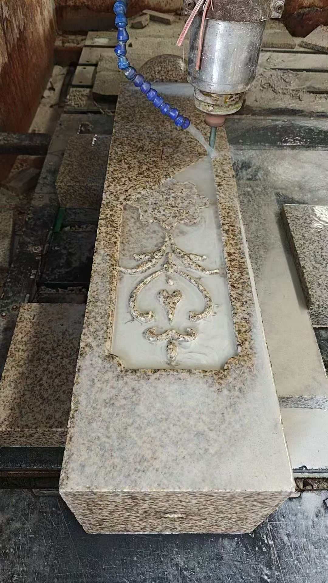 永州 黄金麻花岗岩异形加工雕刻栏杆大柱