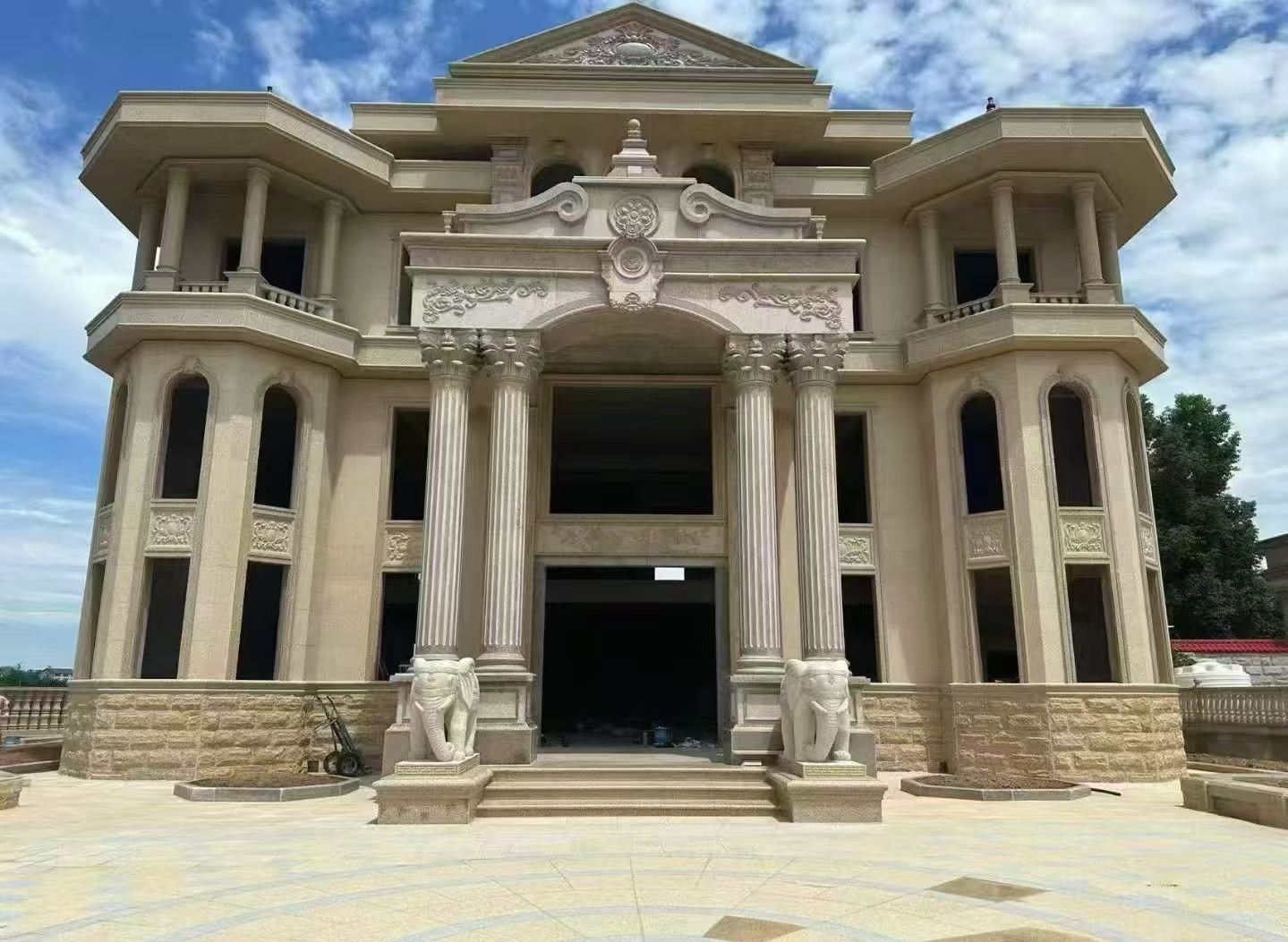 永州 黄金麻别墅外墙干挂，大柱，大象，蘑菇石，雕花板