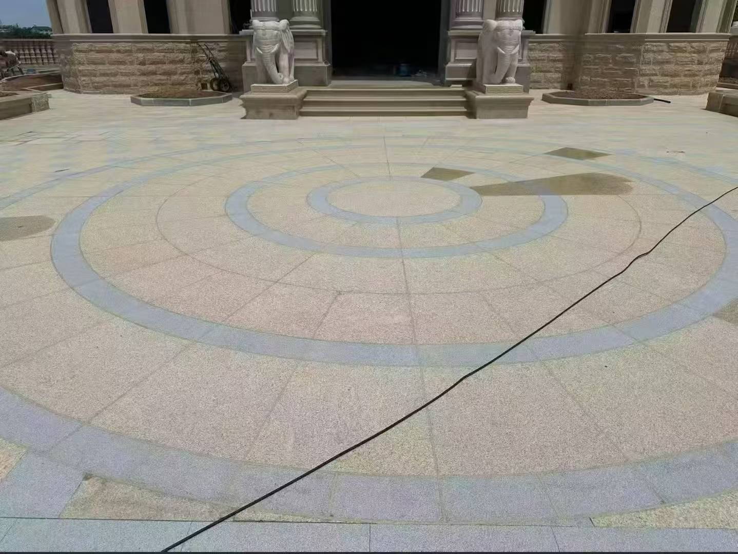 永州 黄金麻芝麻灰花岗岩石材地铺拼接效果