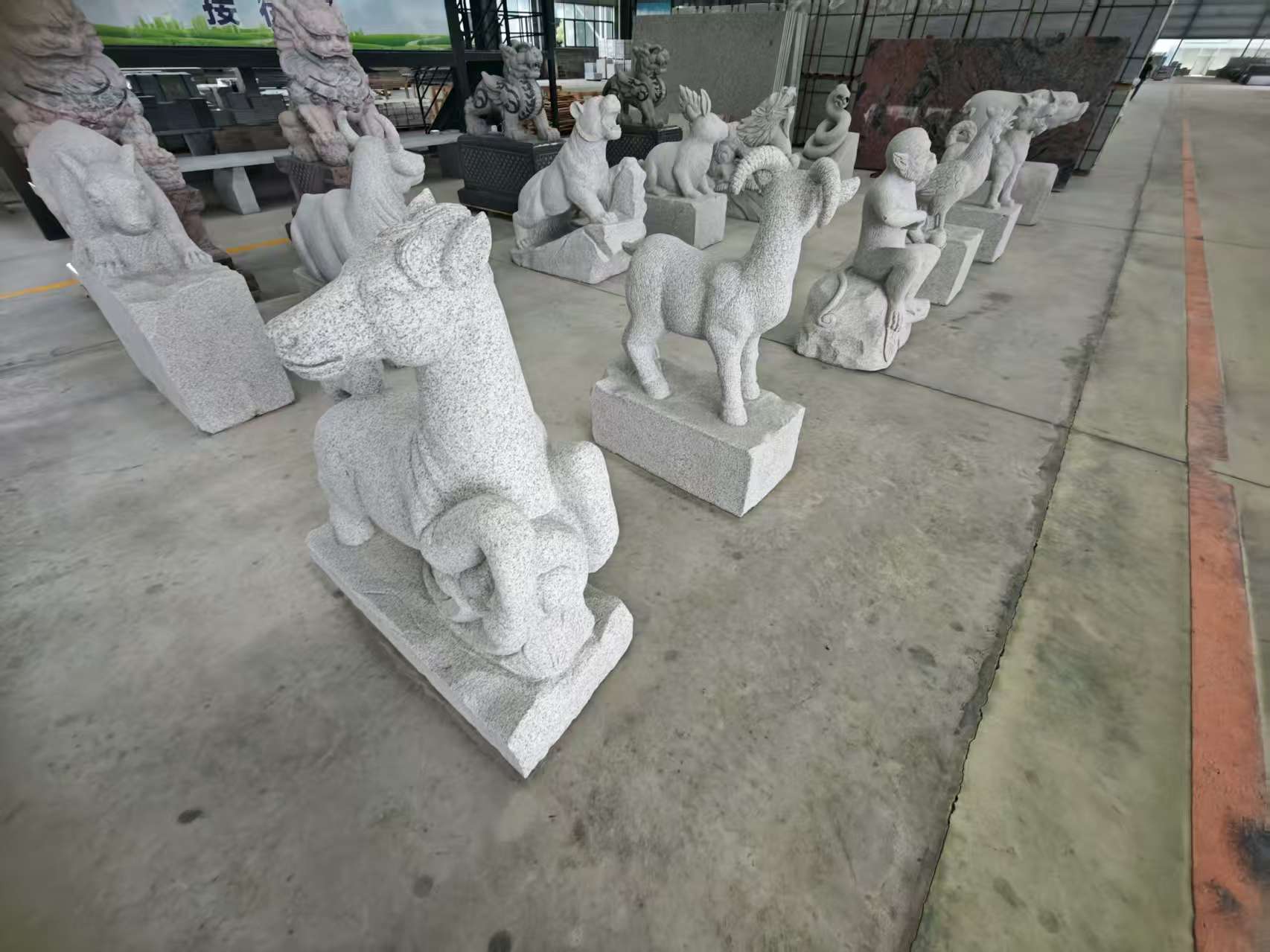 永州 芝麻白花岗岩造型立体雕刻——十二生肖